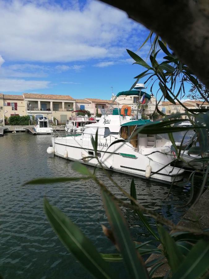 Marina à Aigues Mortes - GARD Extérieur photo